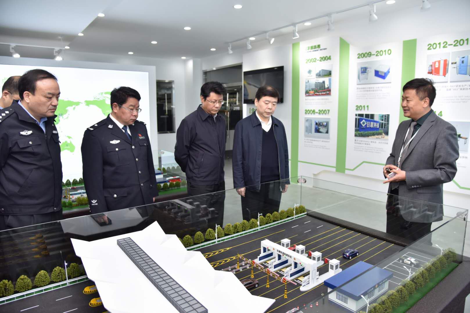 熱烈歡迎無錫市領導謝曉軍攜隊蒞臨日聯(lián)科技指導工作！
